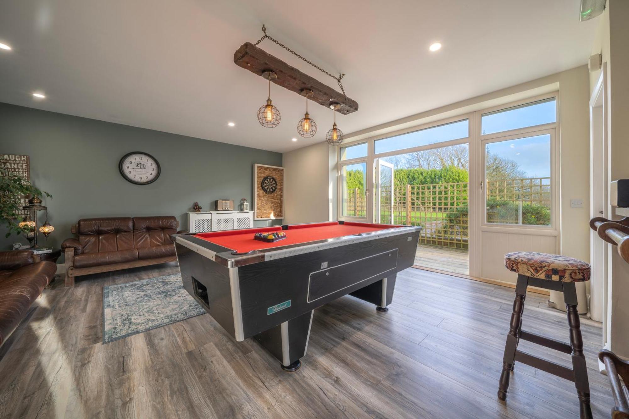 The Bird House - Coastal Lodge In Lovely Forest Setting Nr. Kinsale Cork Extérieur photo